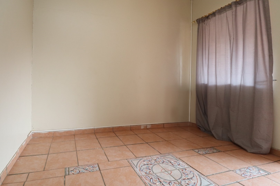 2 Bedroom Property for Sale in Wilkoppies North West